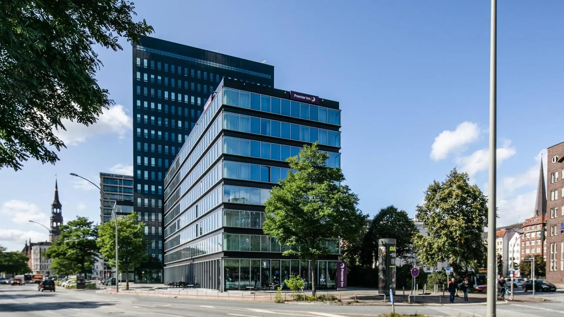 Premier Inn Hamburg City Zentrum contacts